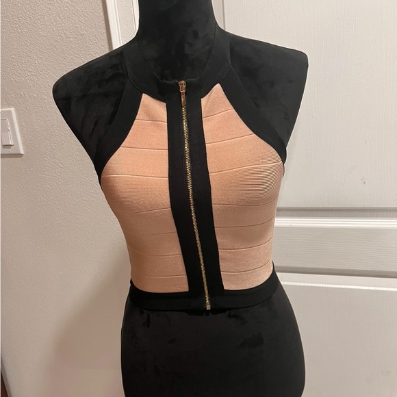 Een halter top is perfect voor elke zomerse datenight: 7 tops Een halter top is perfect voor elke zomerse datenight: 7 tops